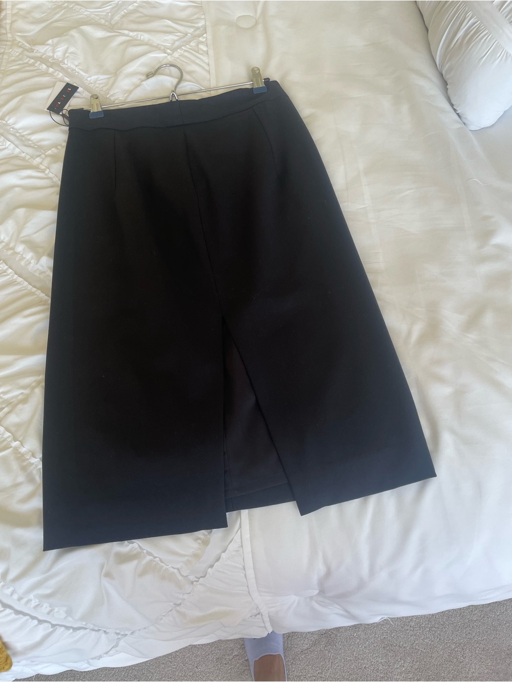 Milly Black Knee-Length Pencil Skirt with Front Vent